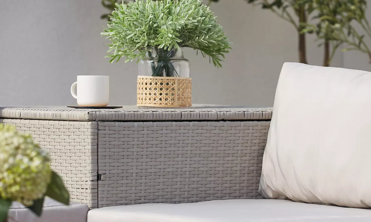 Salon de jardin 4 places Kocoon en résine tressée, modèle "Oacari"