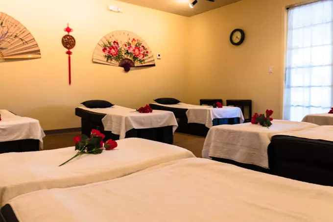 30, 60, or 90-Minute Foot Massage, or 60-Minute Foot & Body Massage