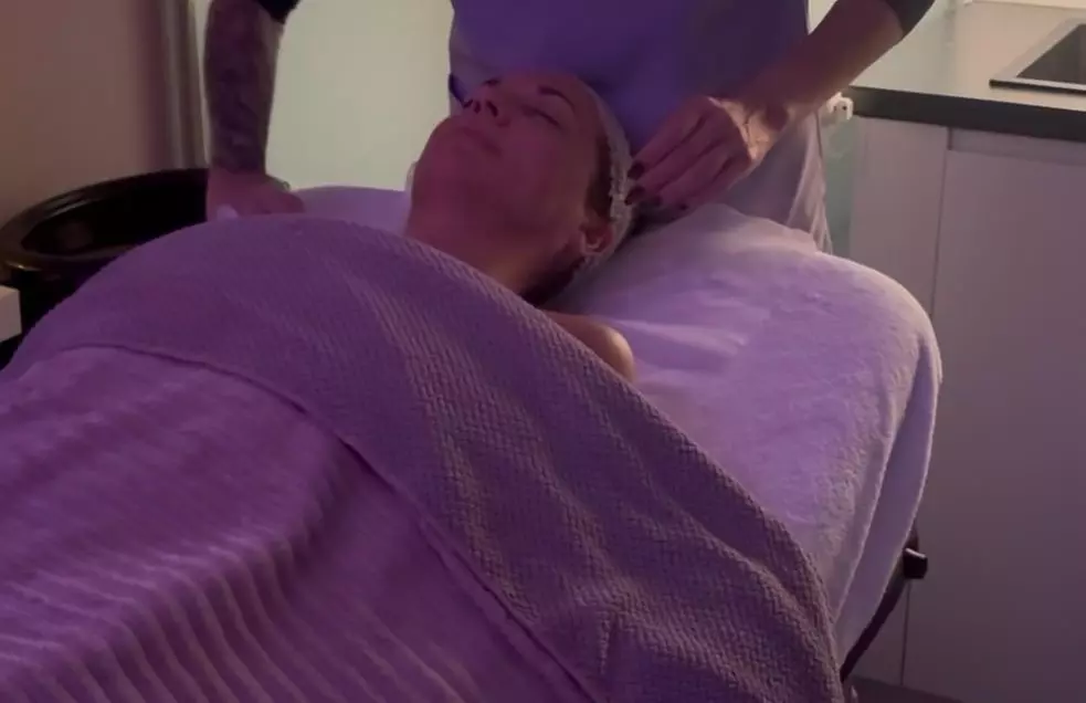 Ervaar luxe gelaatsverzorging met ontspanning en een frisse huid