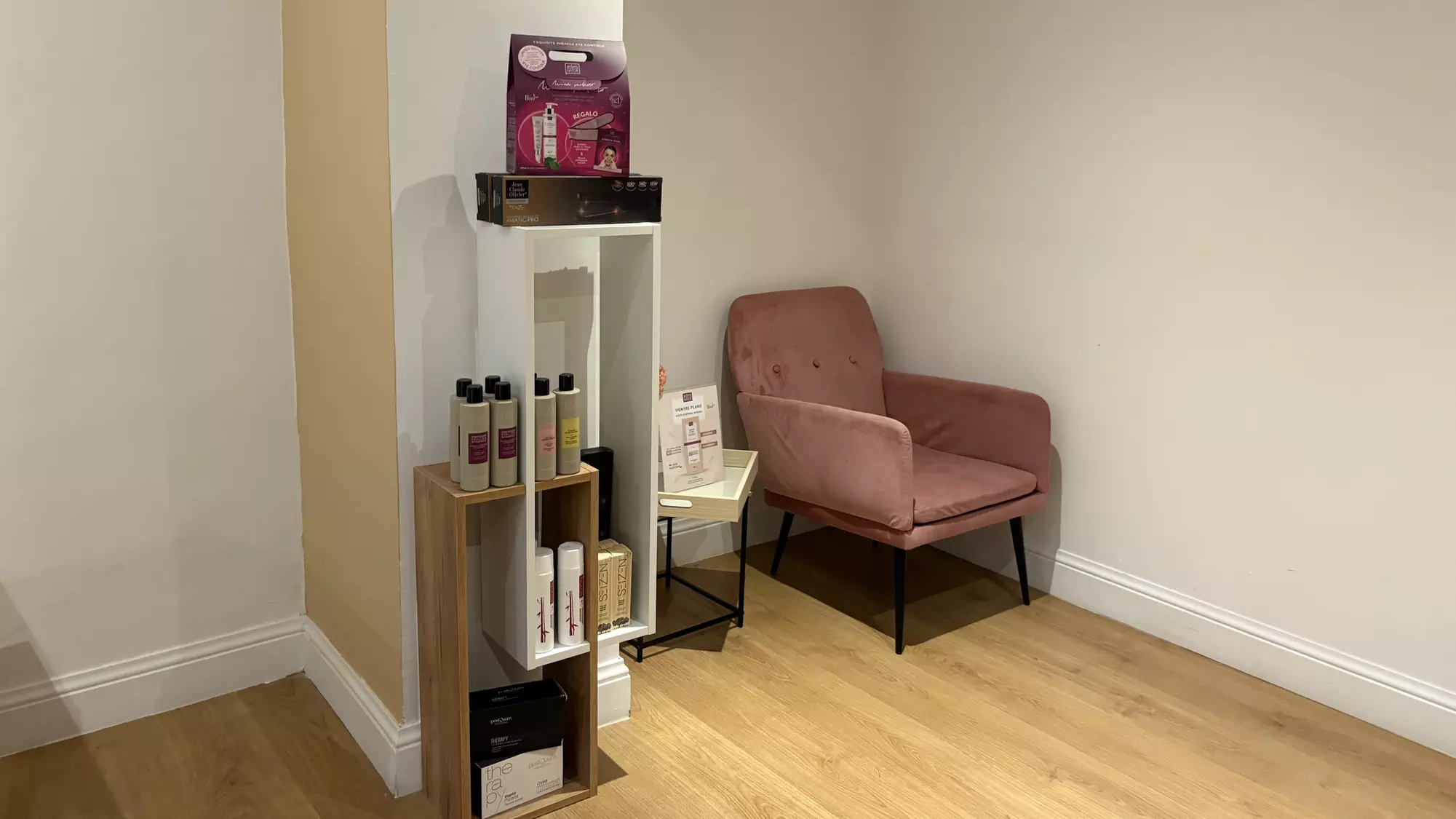 Aromaterapia y masaje facial con head spa japonés