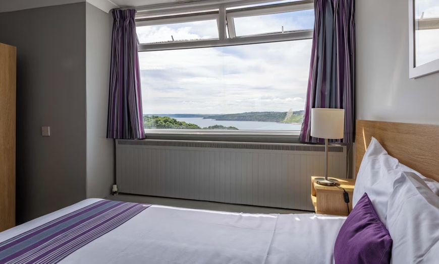 Image 18: Scarborough: Seaview Double Room w/ Optional Breakfast, Dinner & More