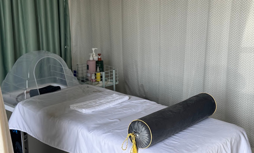 Image 2: 60-Min Couples Relaxing Facial with Head Massage at One Spa