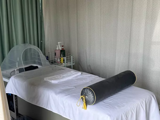 60-Min Couples Relaxing Facial with Head Massage at One Spa