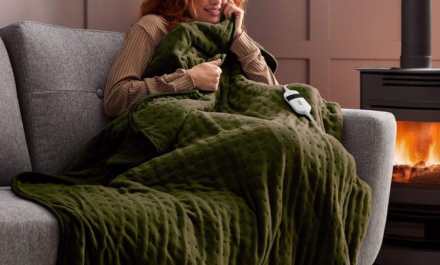 Image 6: Silentnight Luxury Heated Throw, Energy-Efficient Fleece Comfort