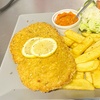 Image 2: XL Schweineschnitzel mit Steakhouse-Pommes oder Bratkartoffeln