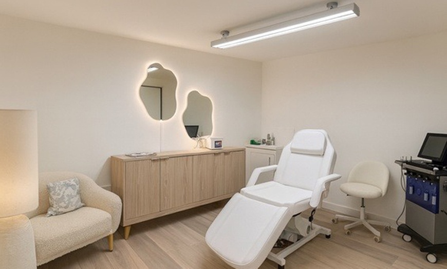 Image 2: Advanced Micro-needling with Luxury Hydrating Serums - Face or Neck