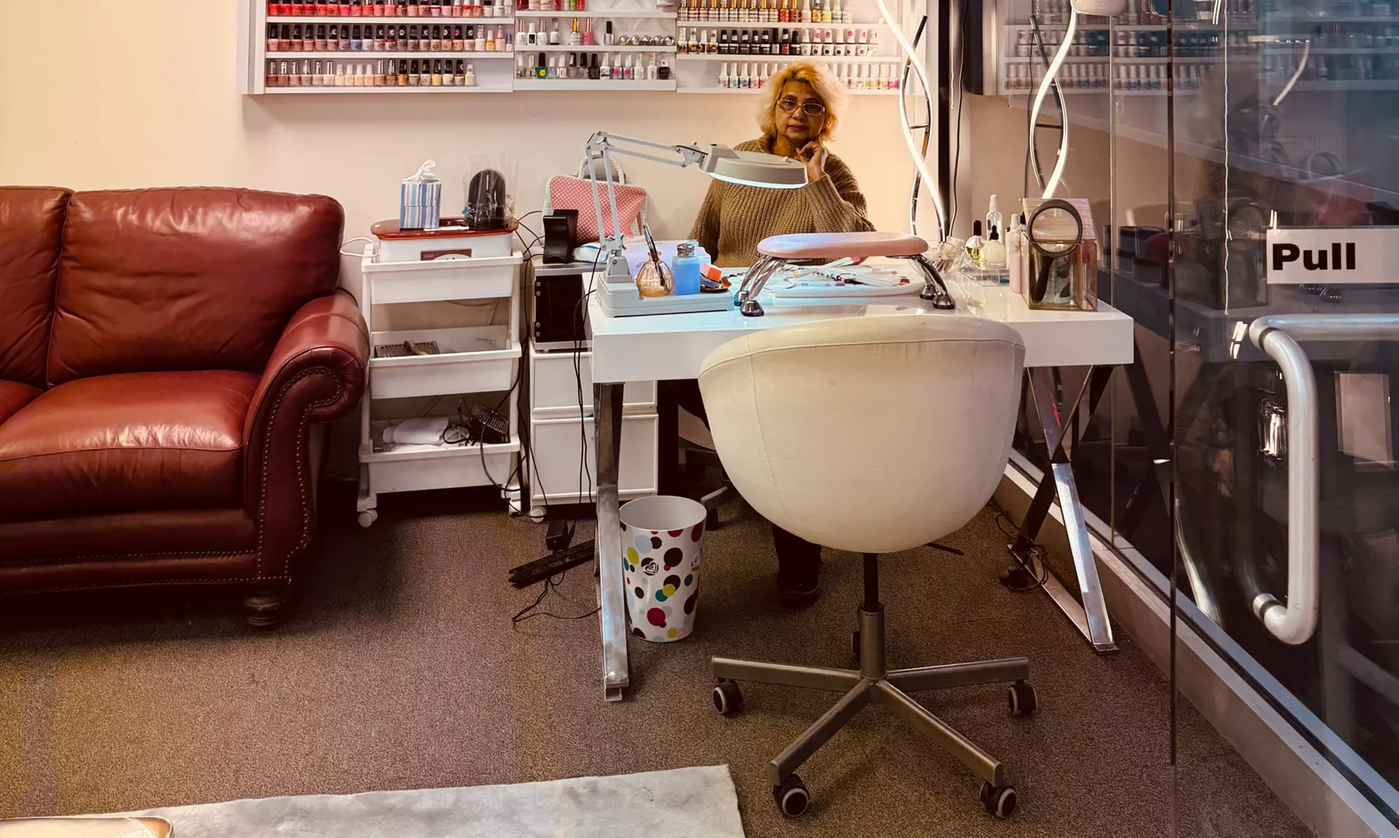 No-Chip Manicure or Spa Manicure (No-Chip and Dry Hand Treatment)