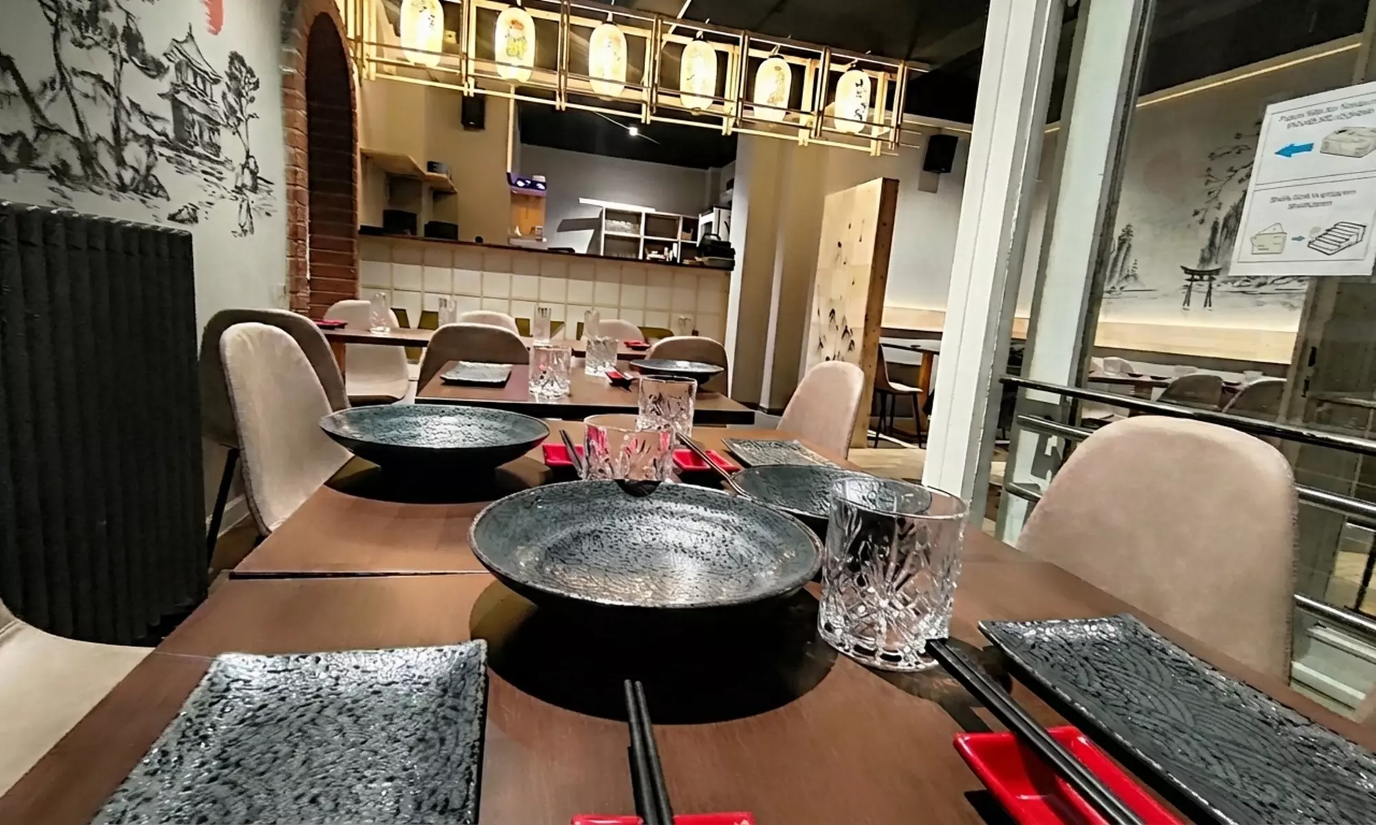 Vorspeise & Sushi-Platte für 2 oder 4 Personen