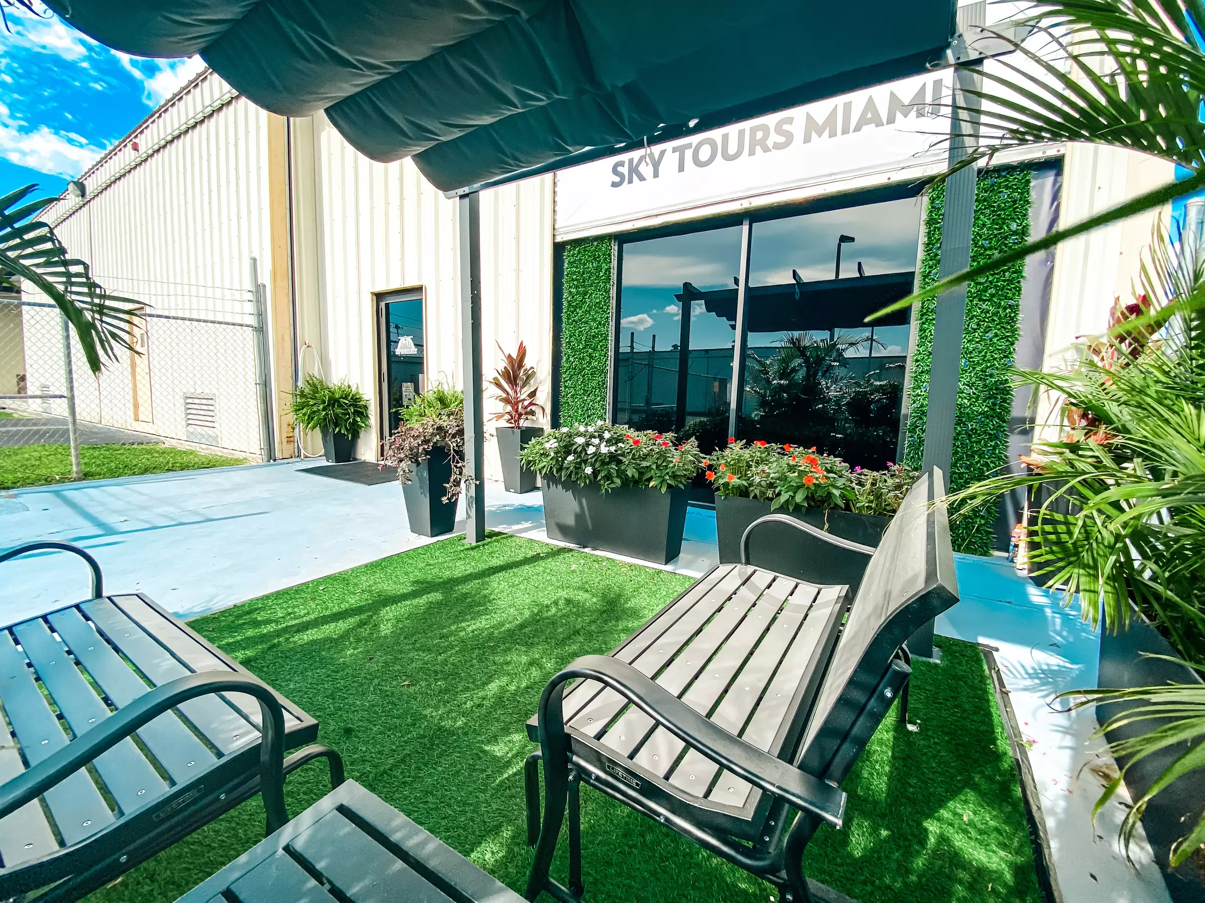 Discover The Best Views Of Miami On a Private Airplane Tour