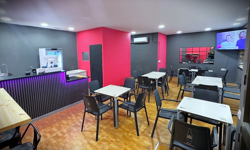 Image 9: Menú sencillo o completo a elegir con burgers y tacos