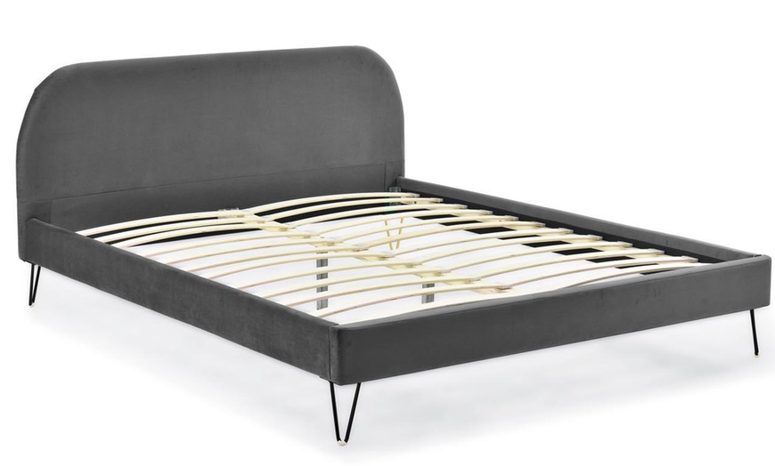 Image 23: Lit velours "Garbera" 140 x 190 cm ou 160 x 200 cm de Kocoon 