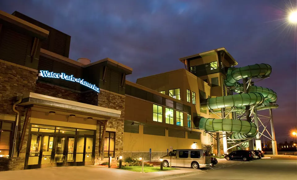 One-Night Stay with Optional Water-Park Passes at Radisson Hotel Bloomington By Mall of America - Second Medium