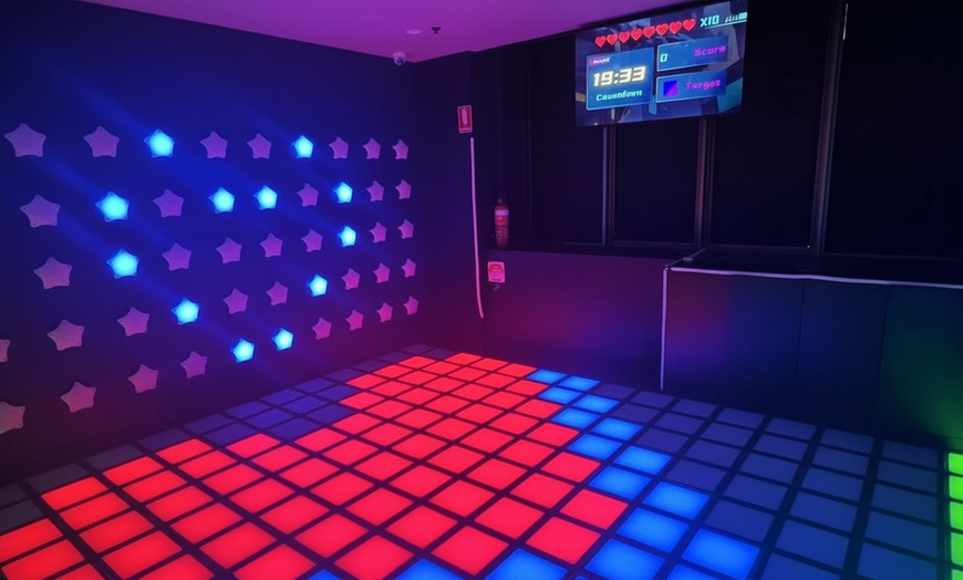 Image 2: 20sqm or 40sqm Interactive Grid Game 2, 3, 4, 5, 6, 8 10 or 12 Players