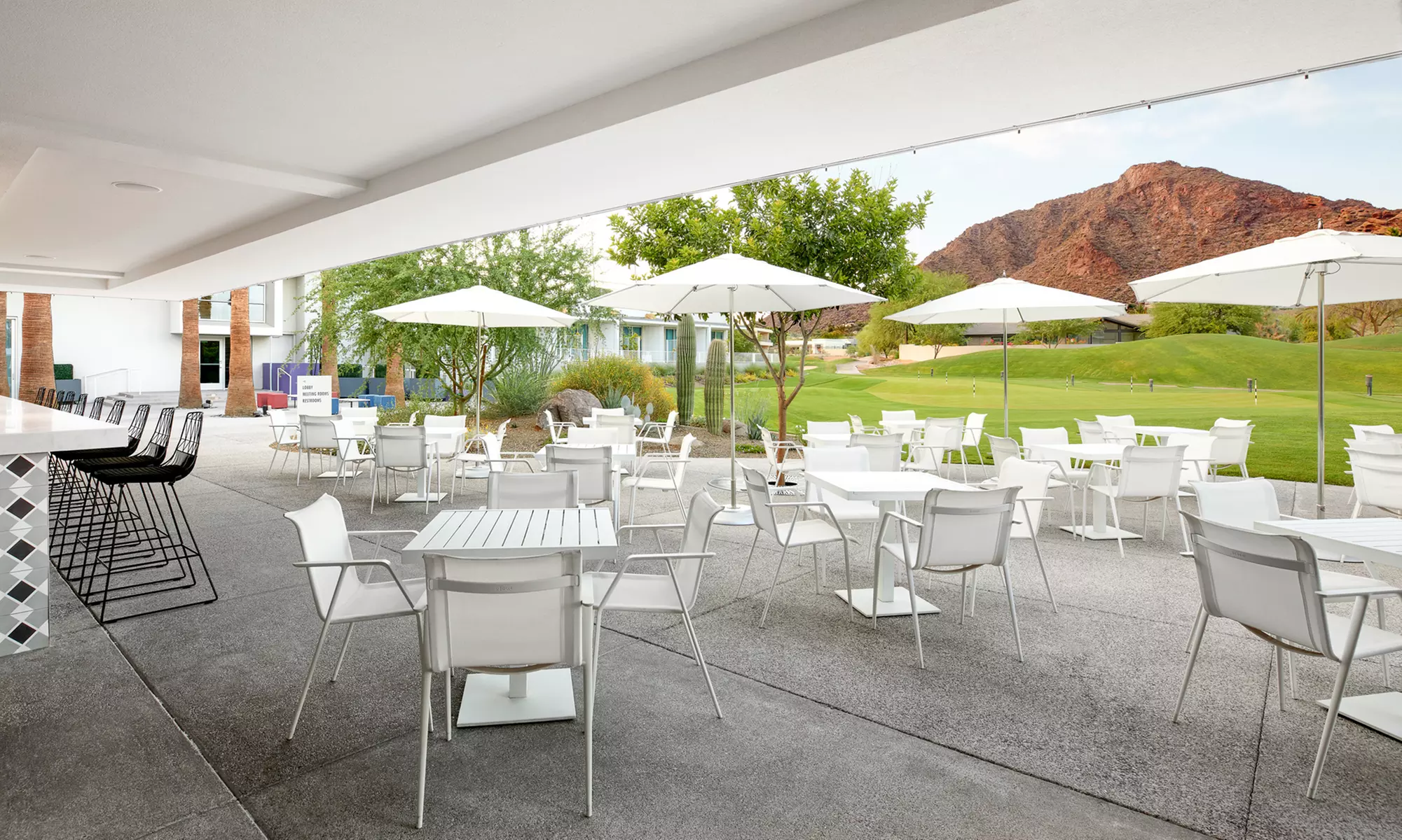 Member Pricing: 4-star Hotel in Camelback Foothills with Pools, Golf