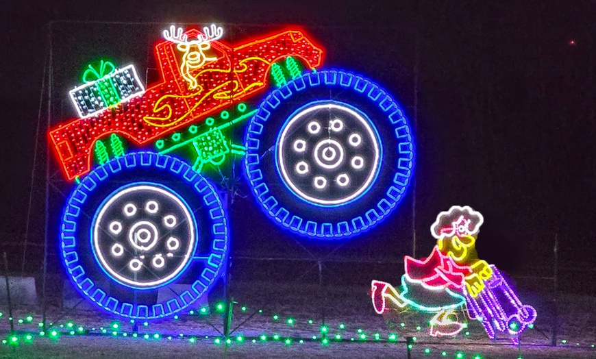 Image 4: Santa's Rock n' Lights: Drive-Thru Holiday Light Show