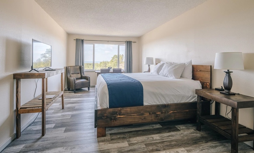 Image 2: Beachfront Resort in Washington Coast with Ocean Views, Trails & Pool