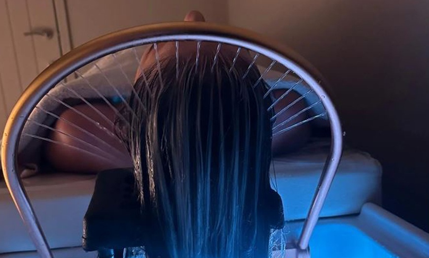 Image 1: Ultimate 45, 55 or 65 Min Japanese Headspa with Luxury Drink & Snack