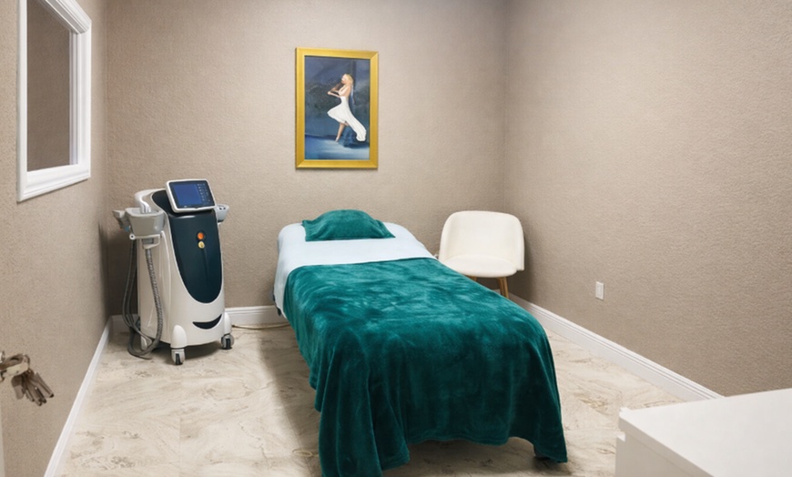 Image 2: Lymphatic Massage: 60 or 90 Minutes 