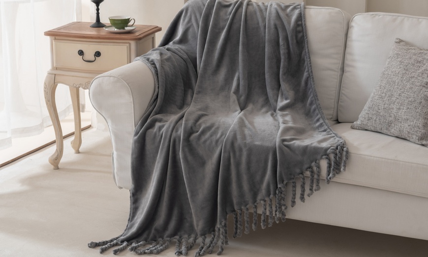 Image 6: 260 GSM Throw Blanket with Fringe Sort Warm Sofa or Bed Blanket