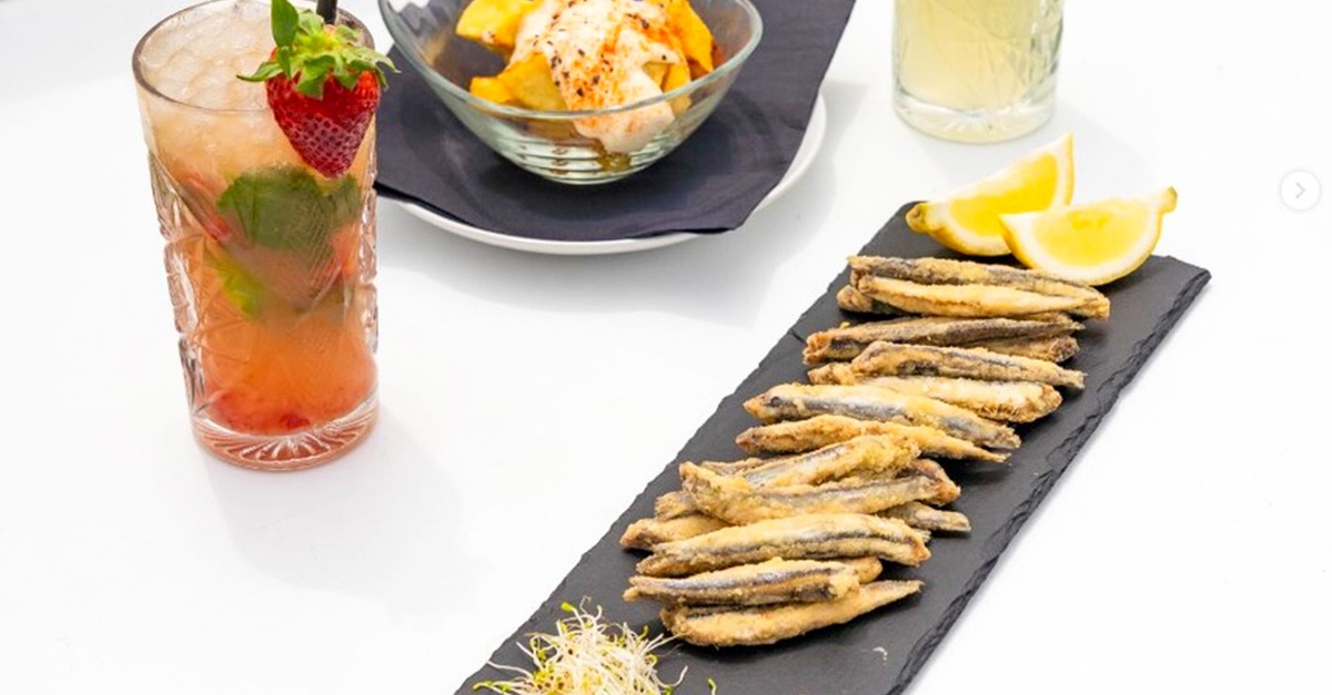 Plan Beach con tapas, bebidas y postre frente al mar en Valencia