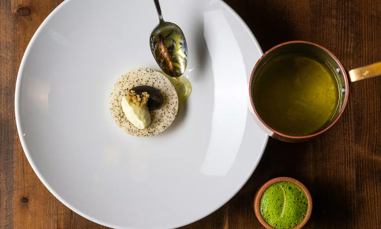 Entdecke den kulinarischen Himmel: 6-Gänge-Menü im Michelin-Restaurant