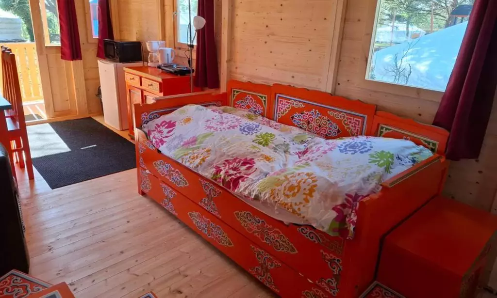 Proche Saint-Malo : yourte ou roulotte avec petit-déjeuner