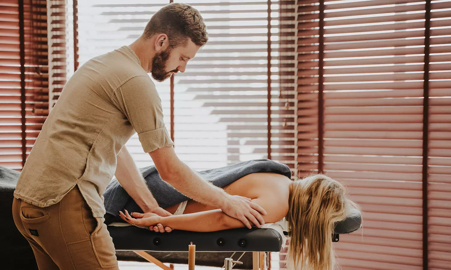 Do 65% zniżki na Masaż - Całe ciało w Adrian Stegliński CMFW