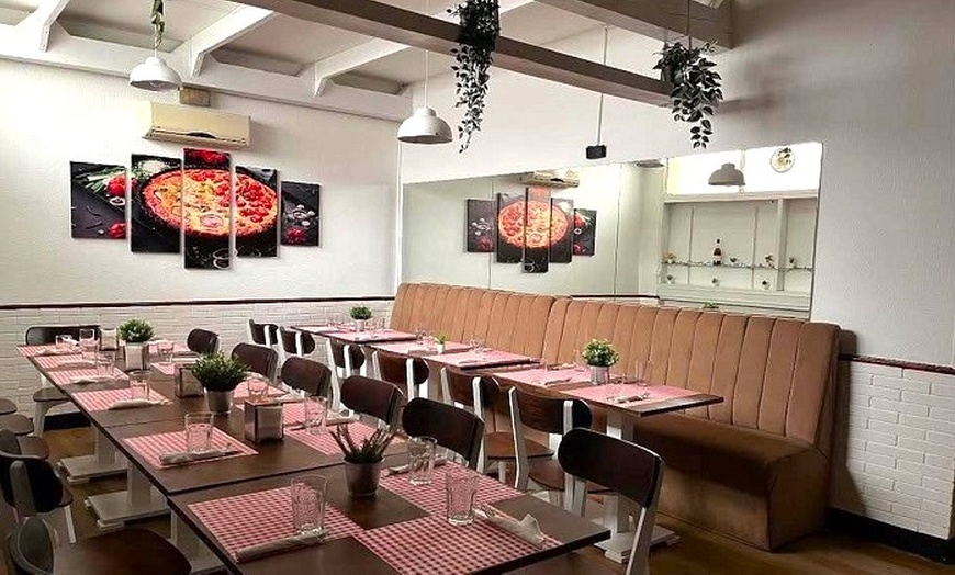 Image 4: ¡Dirección Italia! Menú completo de pizza o pasta para 2 o 4 personas