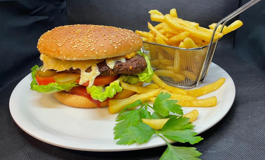 Image 1: Dein Lieblingsburger: 2-Gänge-Burger-Menü für 2 oder 4 Personen