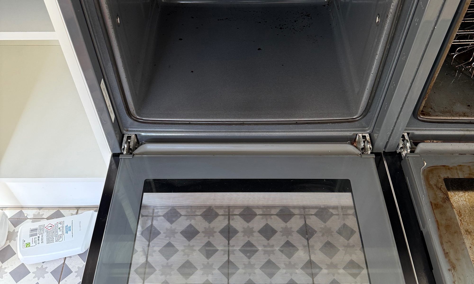 Sparkling Clean: Domestic Cleaning 1,2 or 3 Bedroom Apartment/House