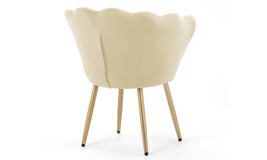 Image 7: Fauteuil coquillage en velours