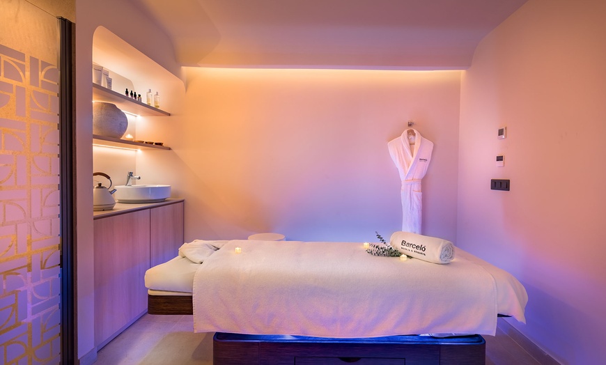 Image 6: Acceso de 50 minutos a zona wellness 5* con masaje o tratamiento