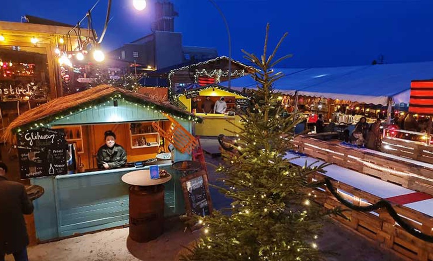 Image 3: Hamburger Winterzauber mit 2, 4 oder 6 Glühwein auf StrandPauli