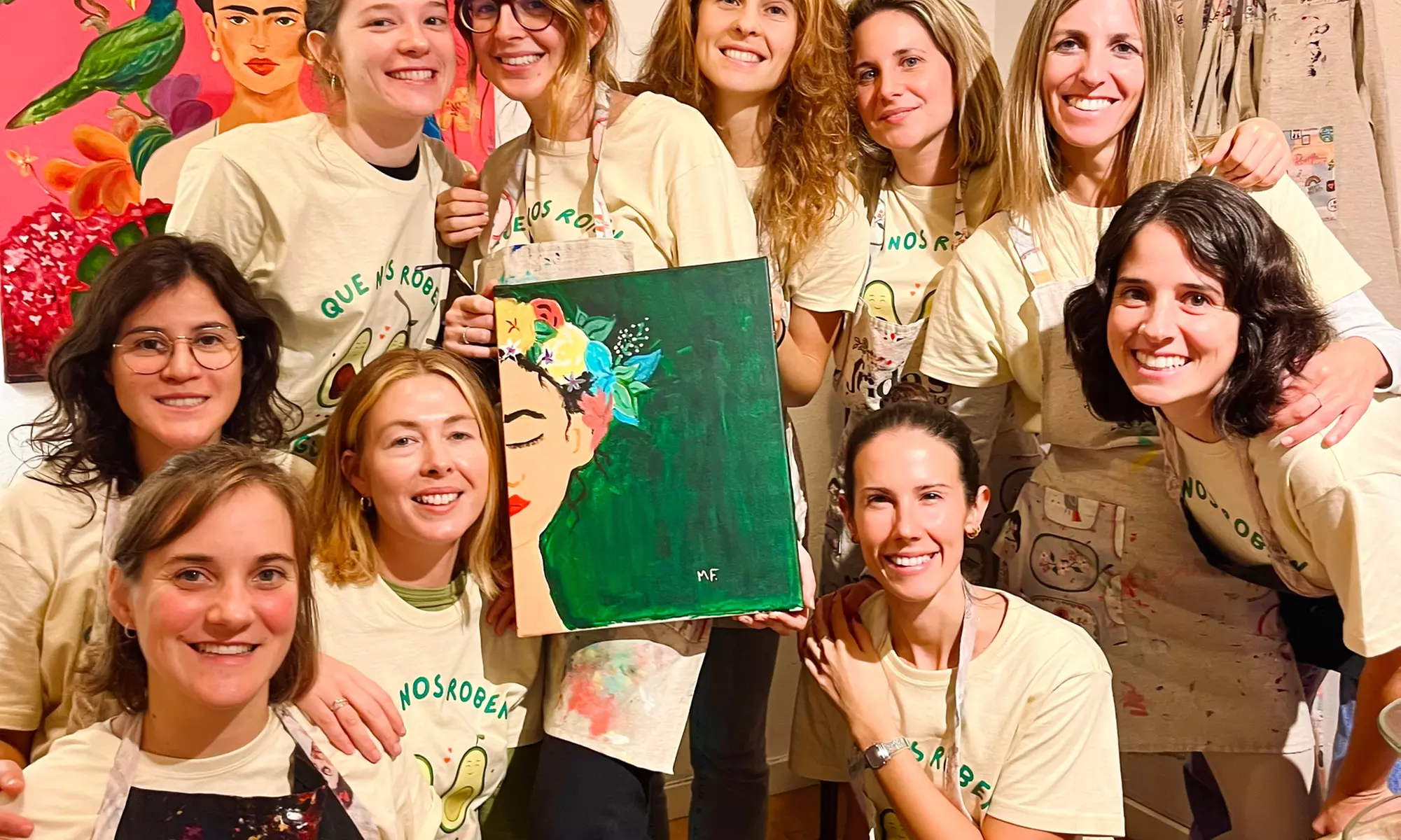 Experiencia creativa o premium “Pinta un cuadro”  con snacks y bebida