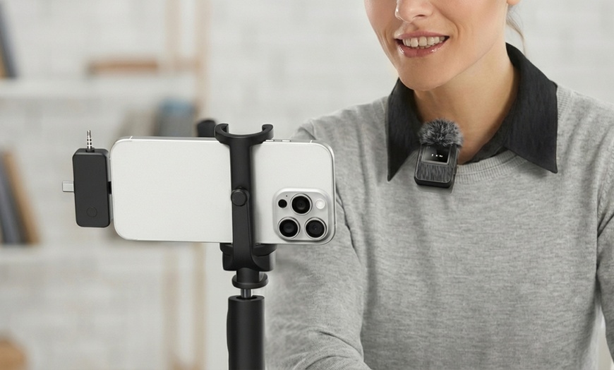 Image 3: 3-in-1 Professional Wireless Lavalier Microphone - Noise Cancelling Mic