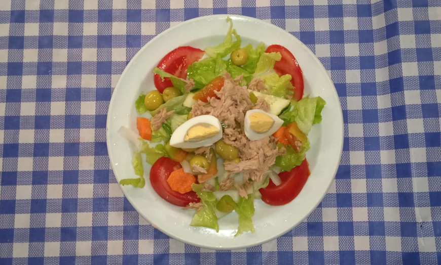 Image 7: Menú Premium de arroz con langosta y marisco con entrantes y vino 