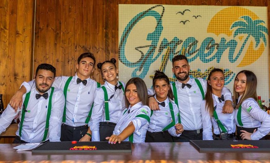 Image 11: Acceso a beach club con música y consumición para 1, 2 o 4 personas