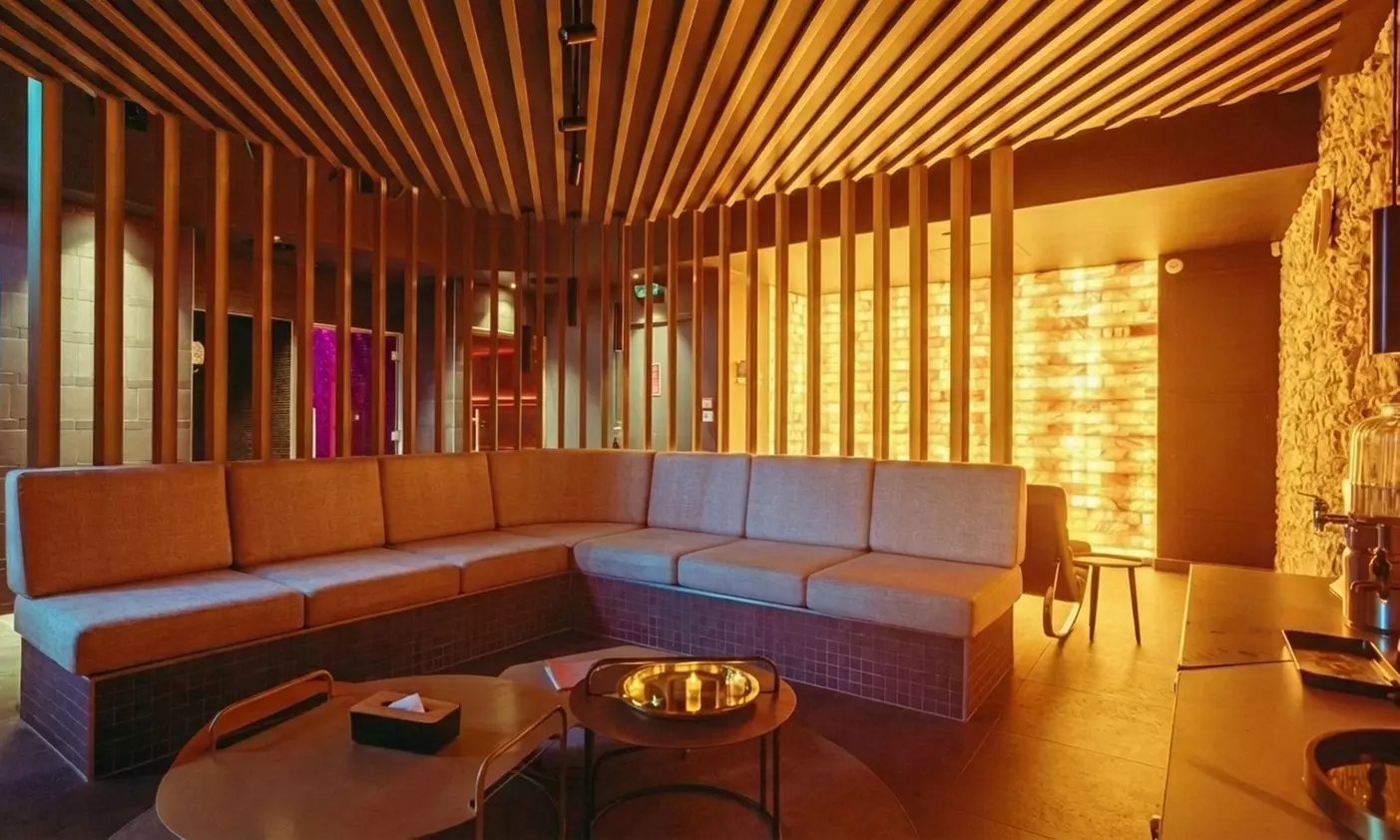 Parenthèse bien-être au spa avec accès sensoriel et soins relaxants