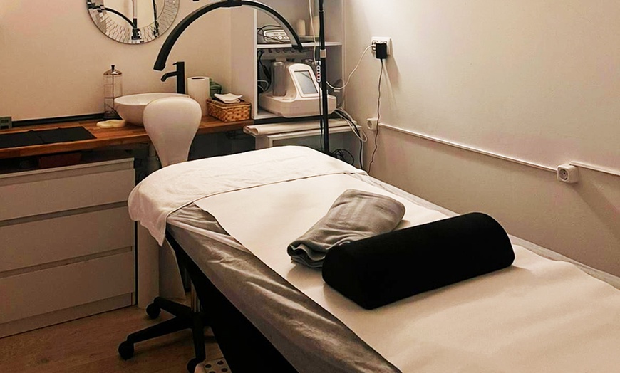 Image 6: Lifting de pestañas y tinte, laminado de cejas, visagismo y depilación