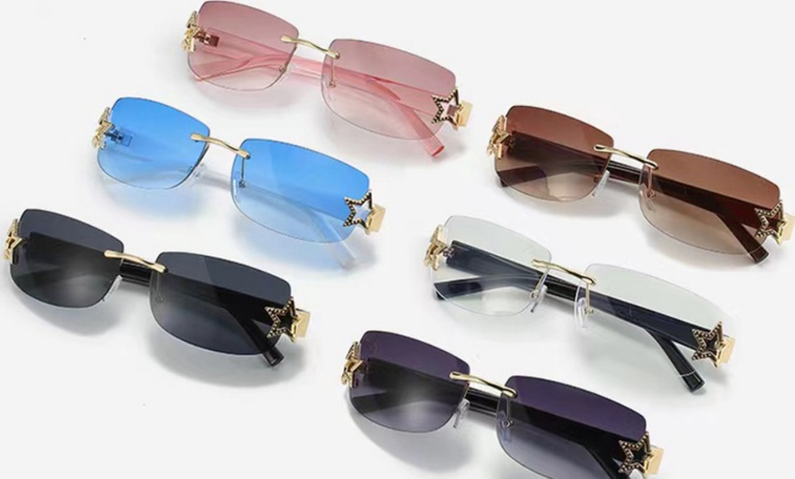 Image 1: Metal Five-pointed Star Fashionable Oval Sunglass