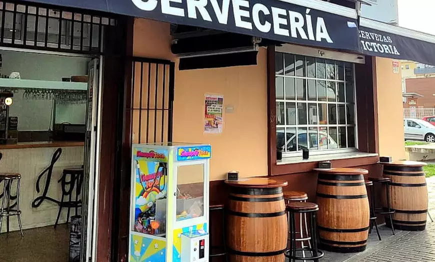Image 3: Menú para dos con surtido de pescadito o mini cachopos y vino o agua 
