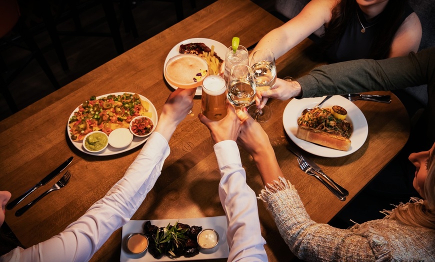 Image 6: Steak Dinner for 2 or 4 w/ Glass or Bottle of Wine in Glasgow