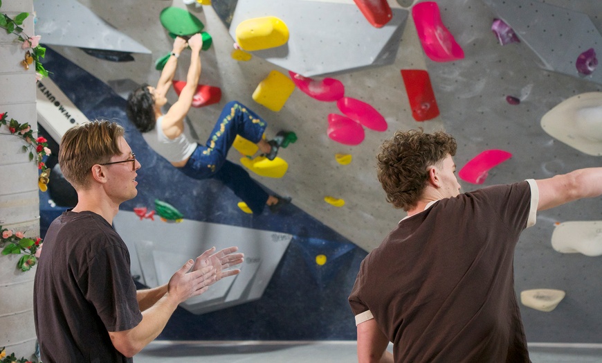 Image 6: Dive into Weekend Bouldering Fun for upto Four people on Two Locations
