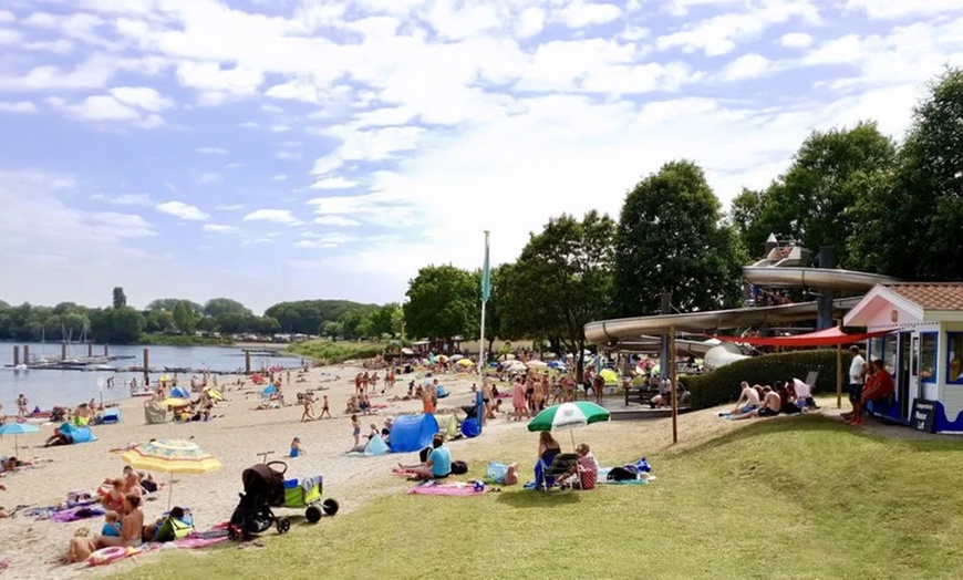 Image 7: Wunderlight im Wunderland Kalkar: All-Inclusive Zimmer & Freizeitpark