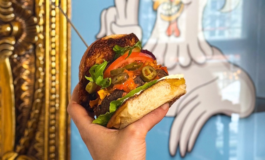 Image 2: Veganer Burger nach Wahl inkl. Fries und Softdrink für 1-4 Personen