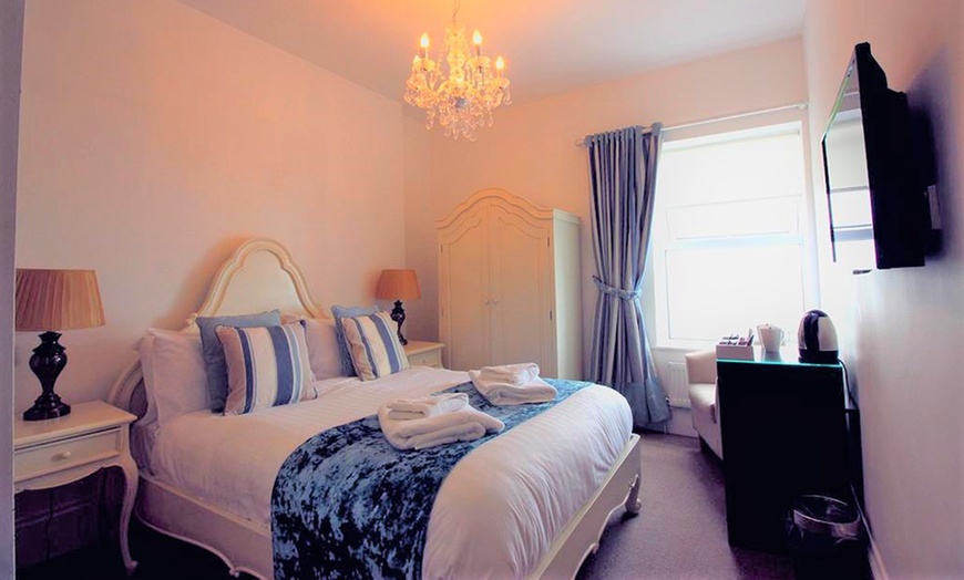 Image 10: Torquay: 5* Classic Double Room Stay with Breakfast