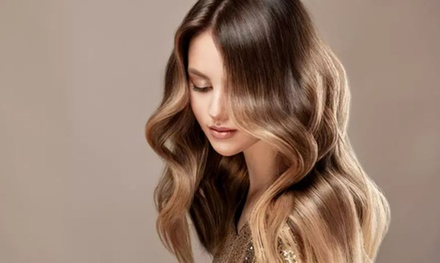 Shampoing, coupe et brushing pour cheveux long jusqu'à mi-dos
