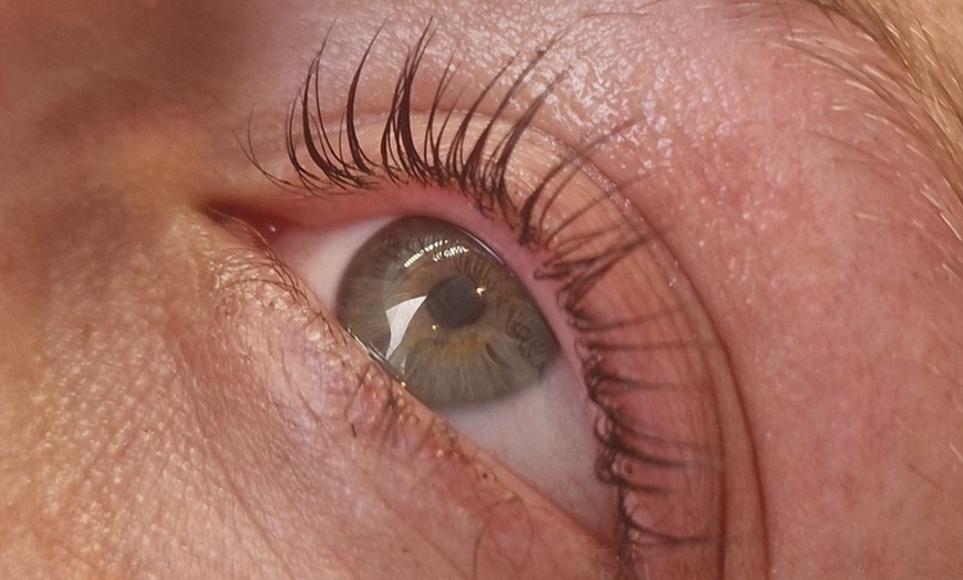 Image 1: Sprekende oogopslag: wimperlifting met verven of wenkbrauwen waxen