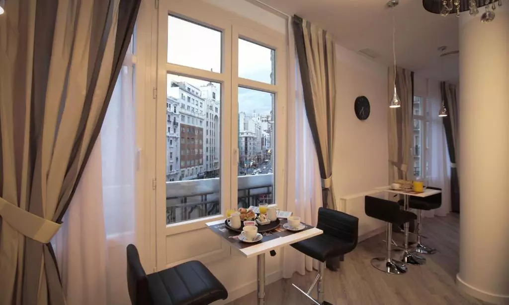 Madrid: standaard, deluxe of tweepersoonskamer met uitzicht op de stad