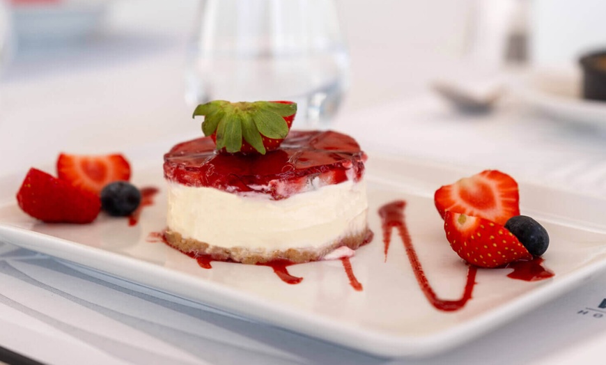 Image 8: Expérience culinaire inventive dans un cadre élégant